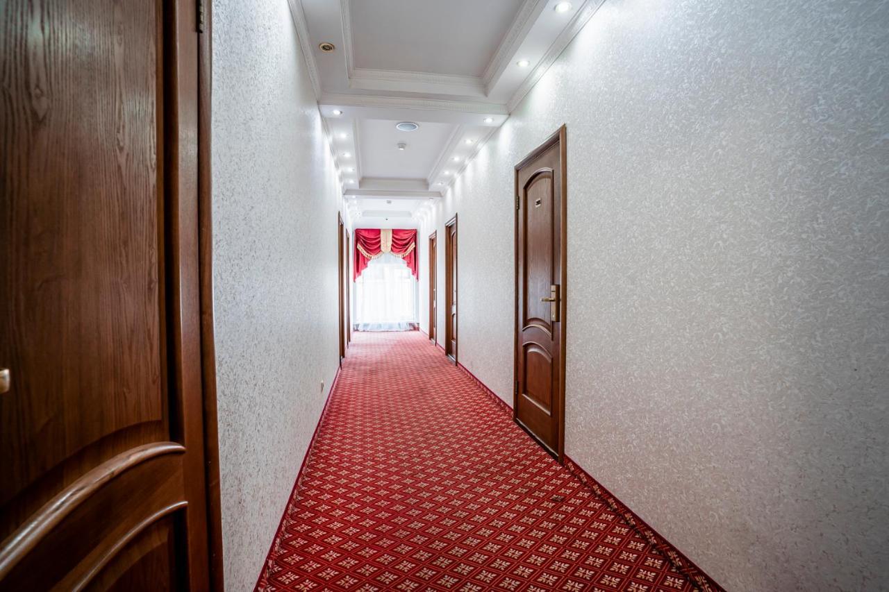 Отель Валенсия Краснодар Экстерьер фото